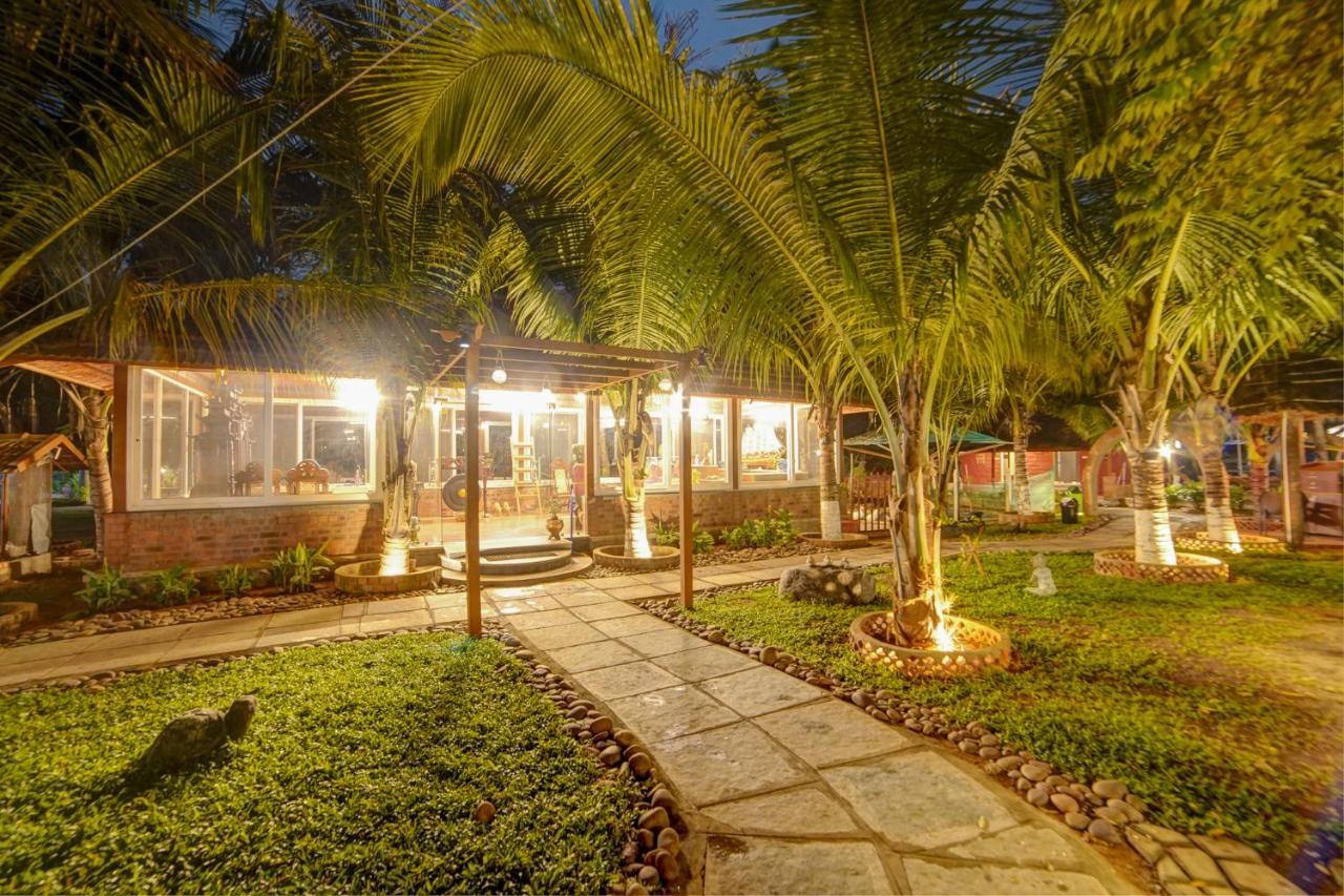 Brown Town Resort & Spa Hyderabad Exterior foto