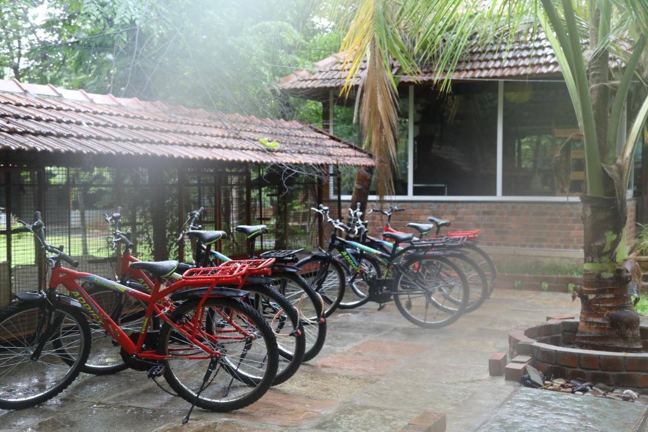 Brown Town Resort & Spa Hyderabad Exterior foto