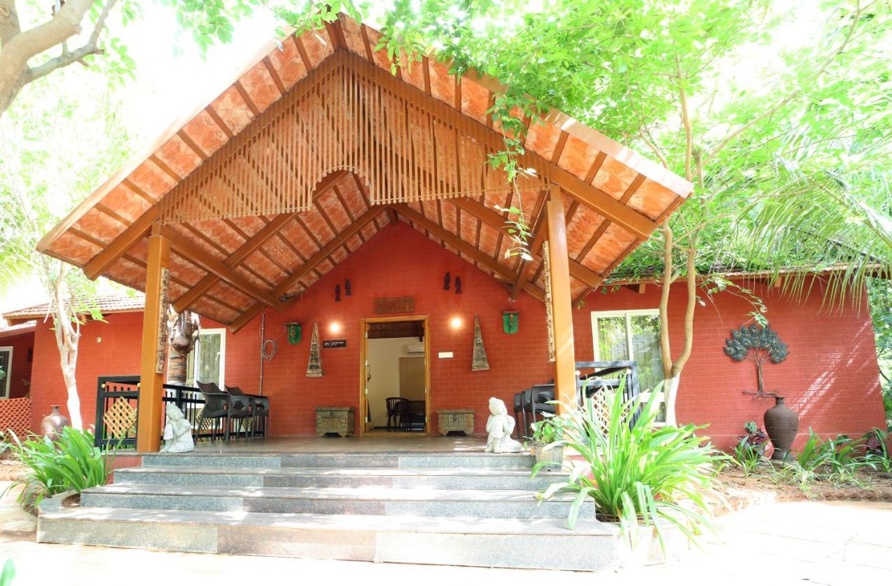 Brown Town Resort & Spa Hyderabad Exterior foto