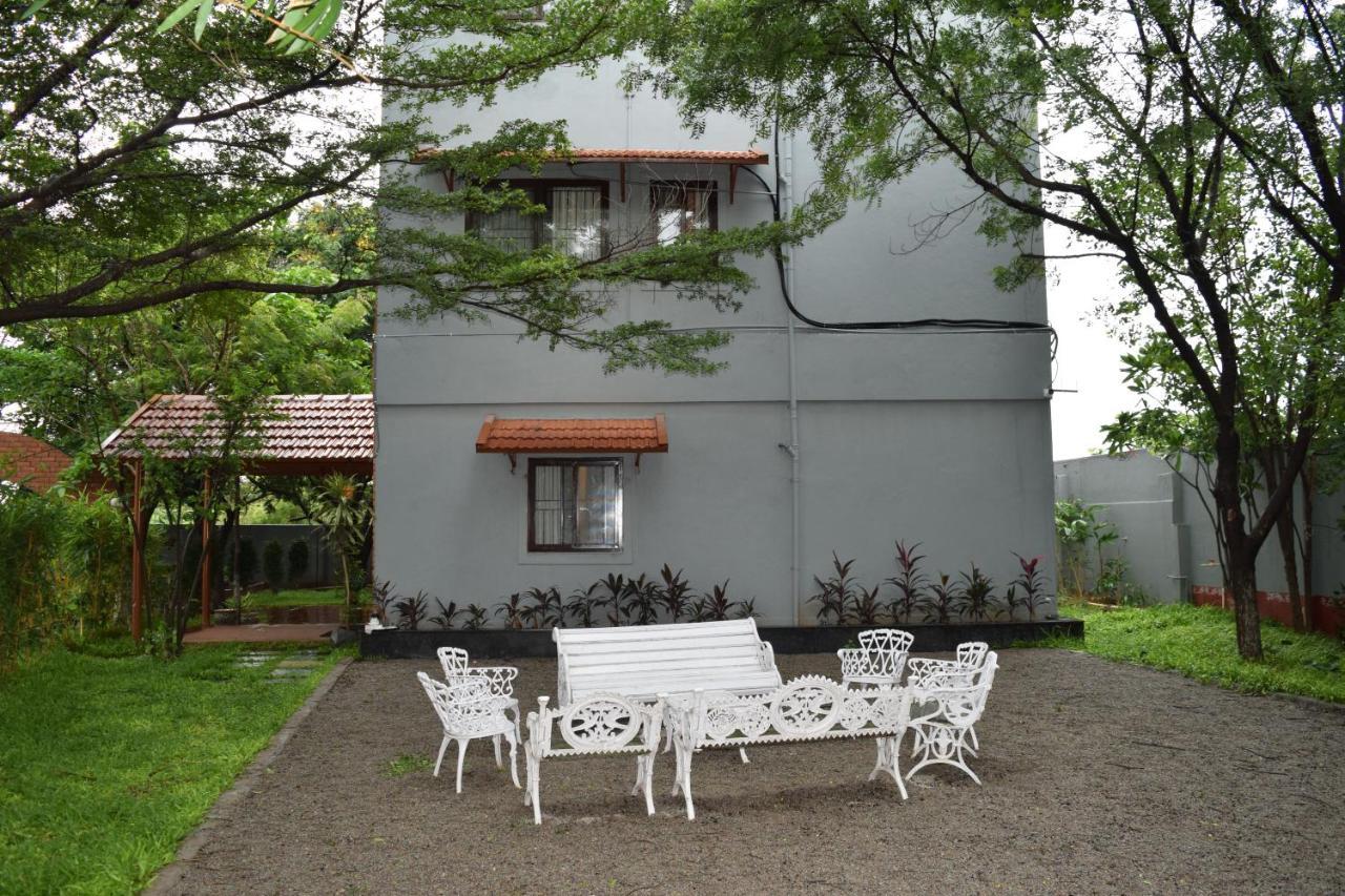 Brown Town Resort & Spa Hyderabad Exterior foto