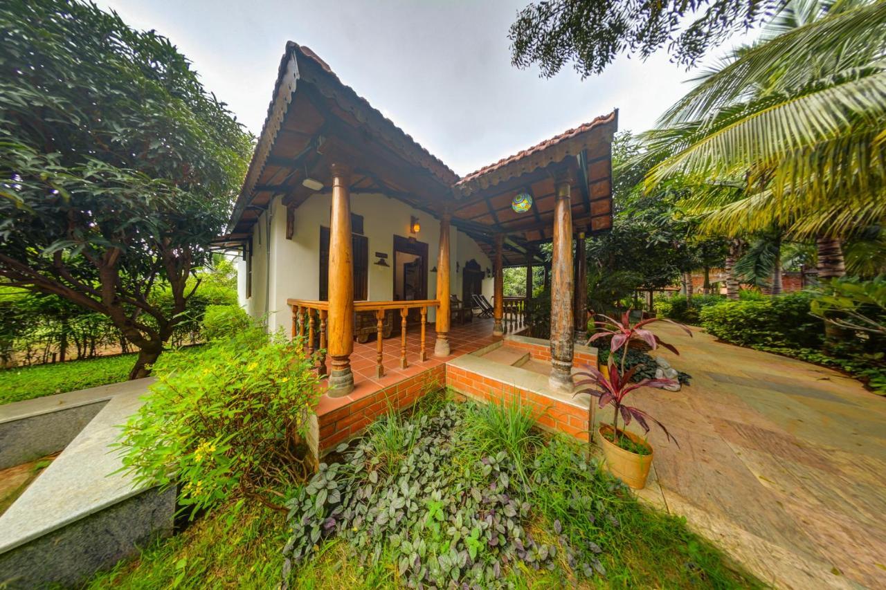 Brown Town Resort & Spa Hyderabad Exterior foto
