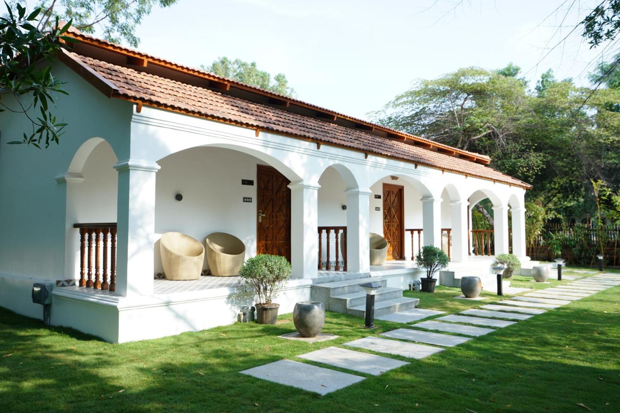 Brown Town Resort & Spa Hyderabad Exterior foto